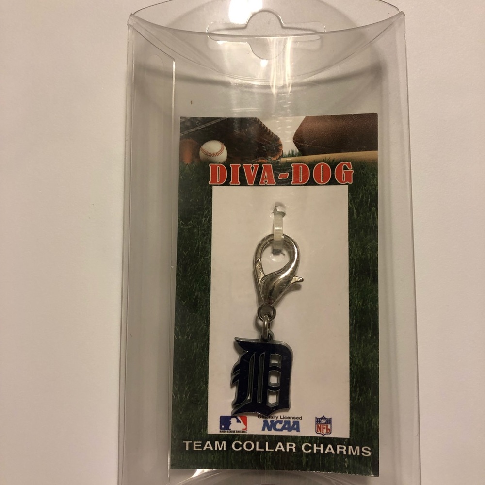 Detroit Tigers MLB Logo Dog Collar Charm